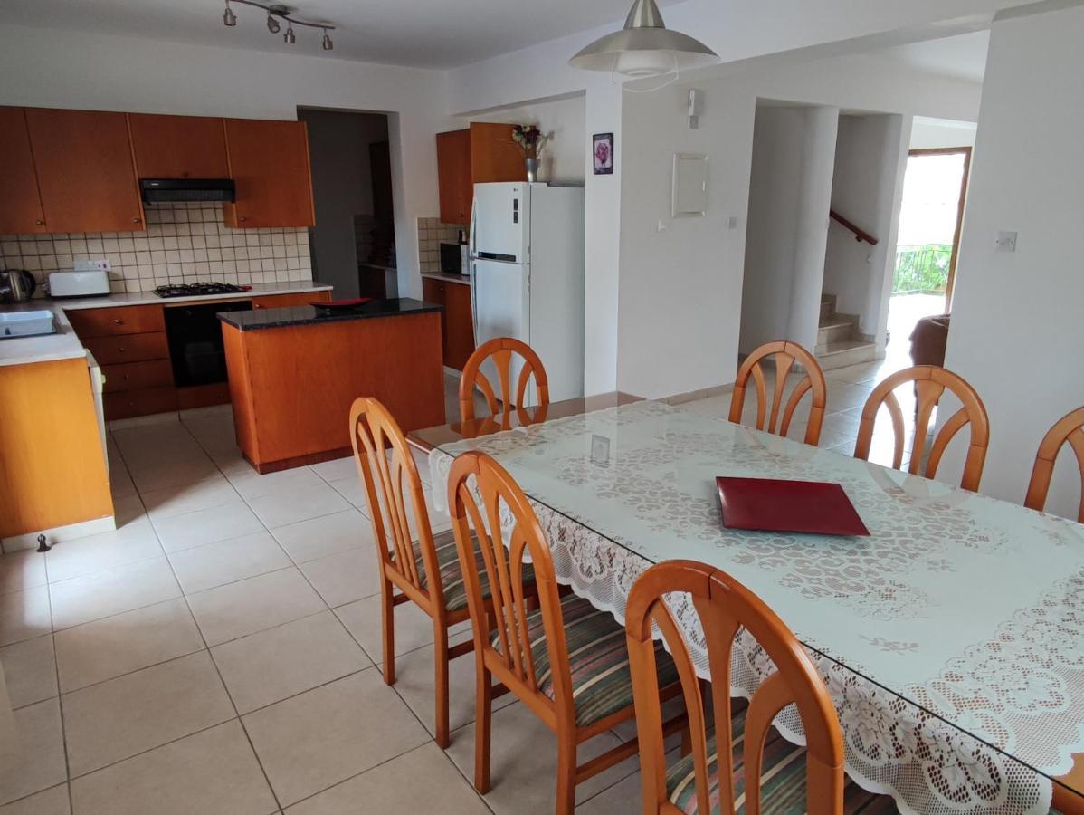Villa Rina Paphos Luaran gambar