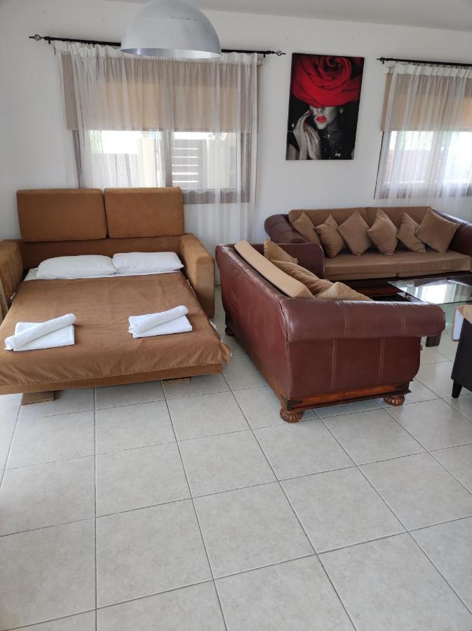Villa Rina Paphos Luaran gambar