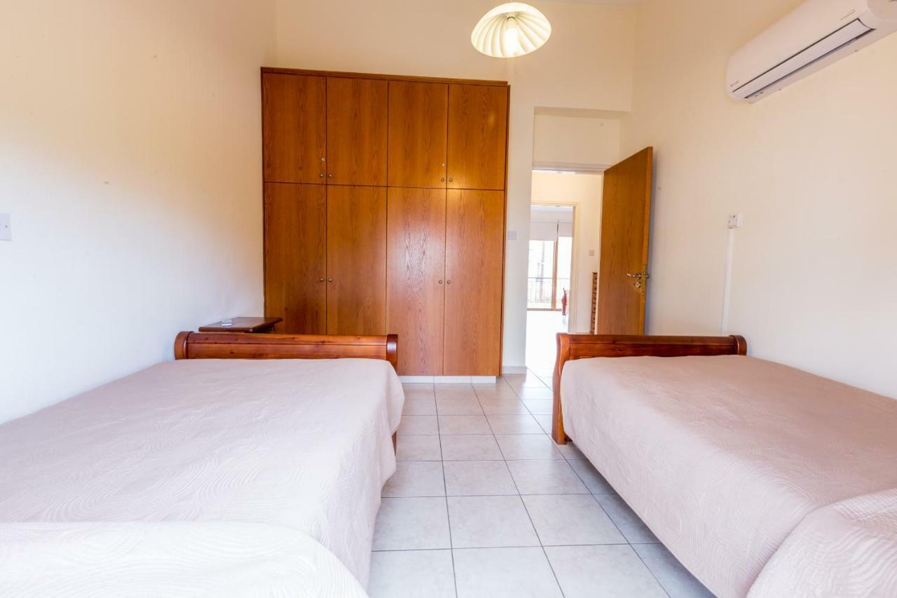 Villa Rina Paphos Luaran gambar