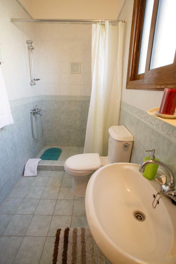 Villa Rina Paphos Luaran gambar